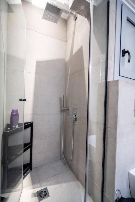 Piraeus Cozy Apartment For 4 Persons Eksteriør billede