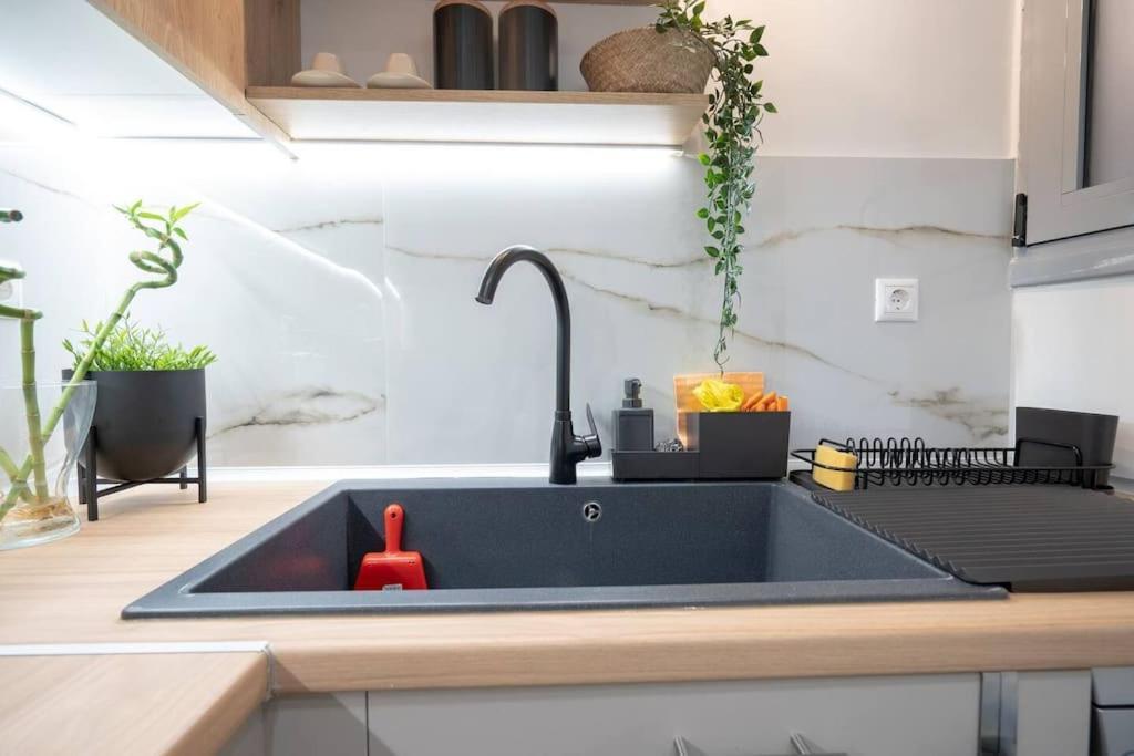 Piraeus Cozy Apartment For 4 Persons Eksteriør billede