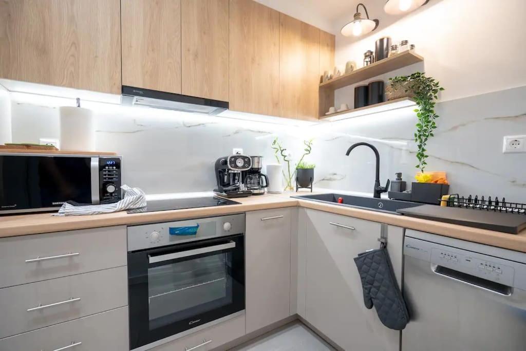 Piraeus Cozy Apartment For 4 Persons Eksteriør billede