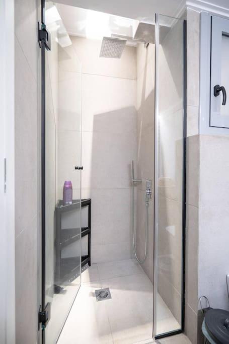 Piraeus Cozy Apartment For 4 Persons Eksteriør billede