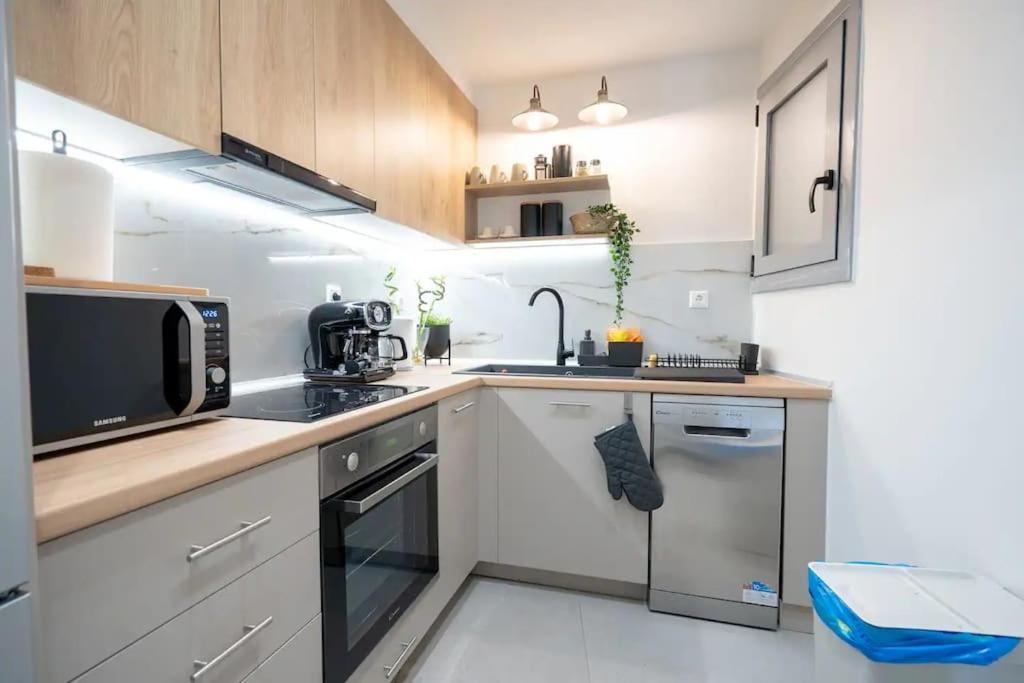 Piraeus Cozy Apartment For 4 Persons Eksteriør billede